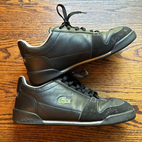 Lacoste black leather/suede lace up low top embroidered logo sneakers. Size 8 - Picture 3 of 9